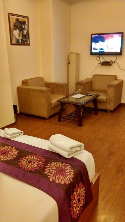 Fairmint Global Hotel New Delhi Room photo