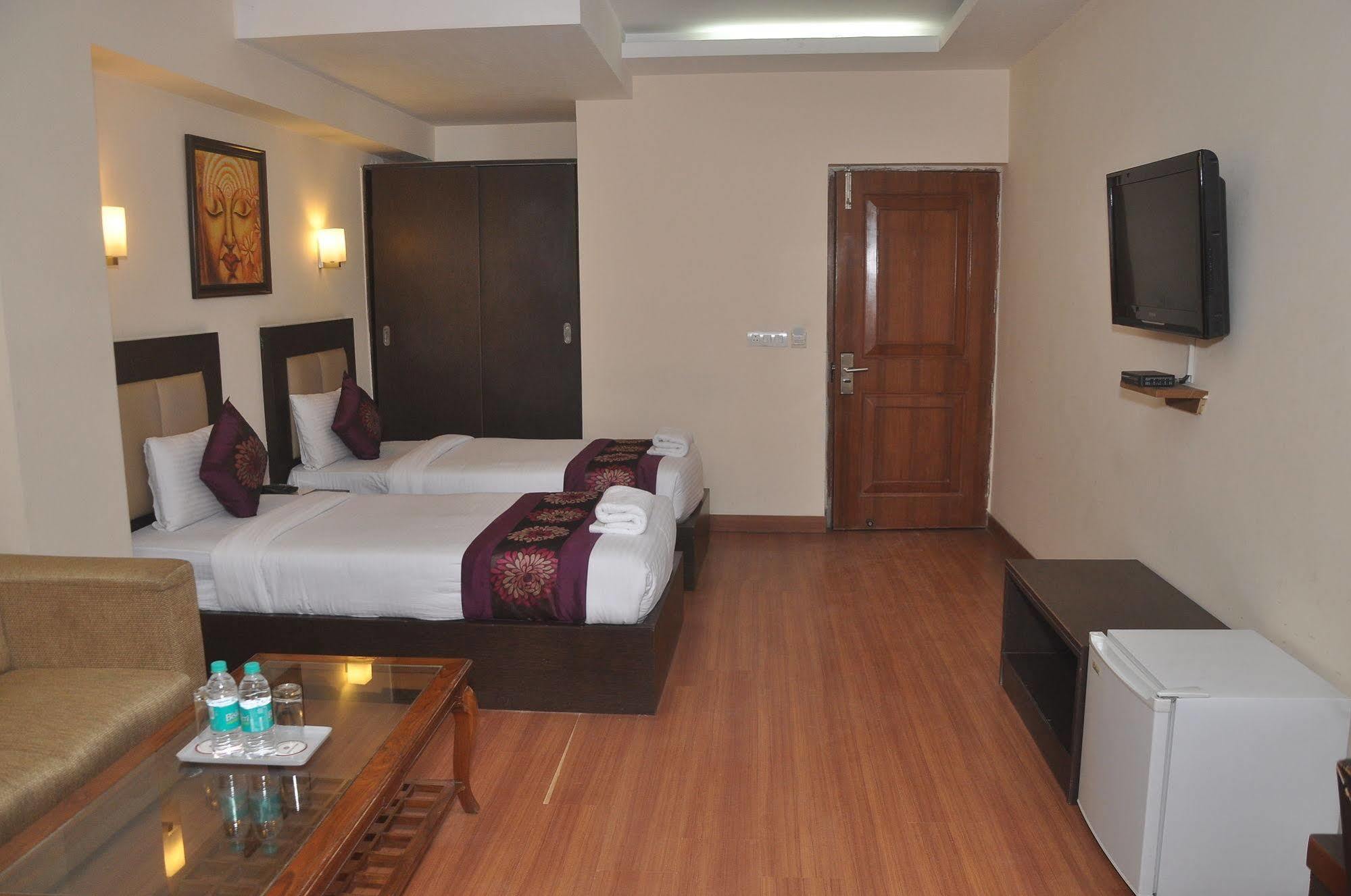 Fairmint Global Hotel New Delhi Exterior photo
