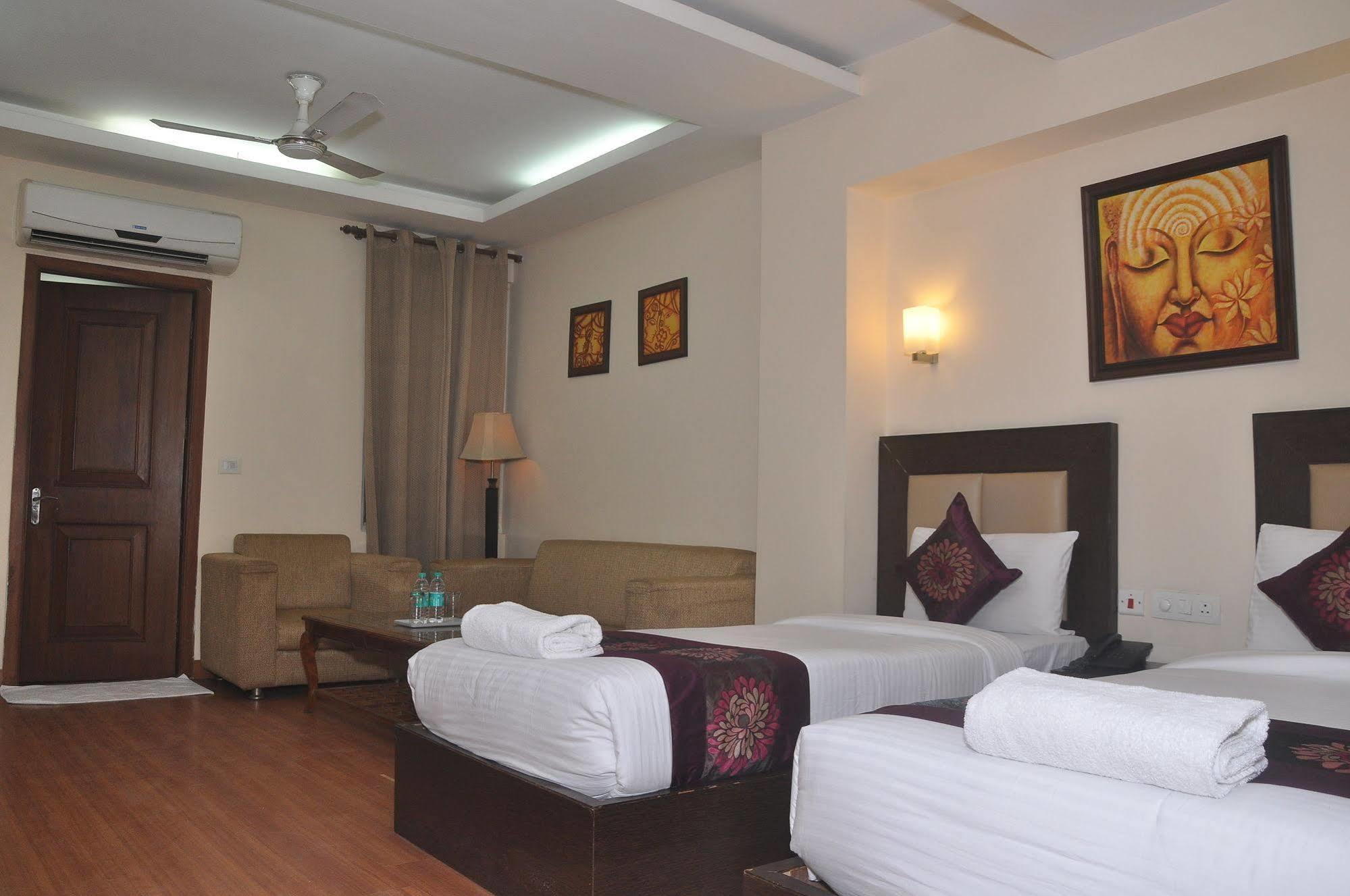 Fairmint Global Hotel New Delhi Exterior photo