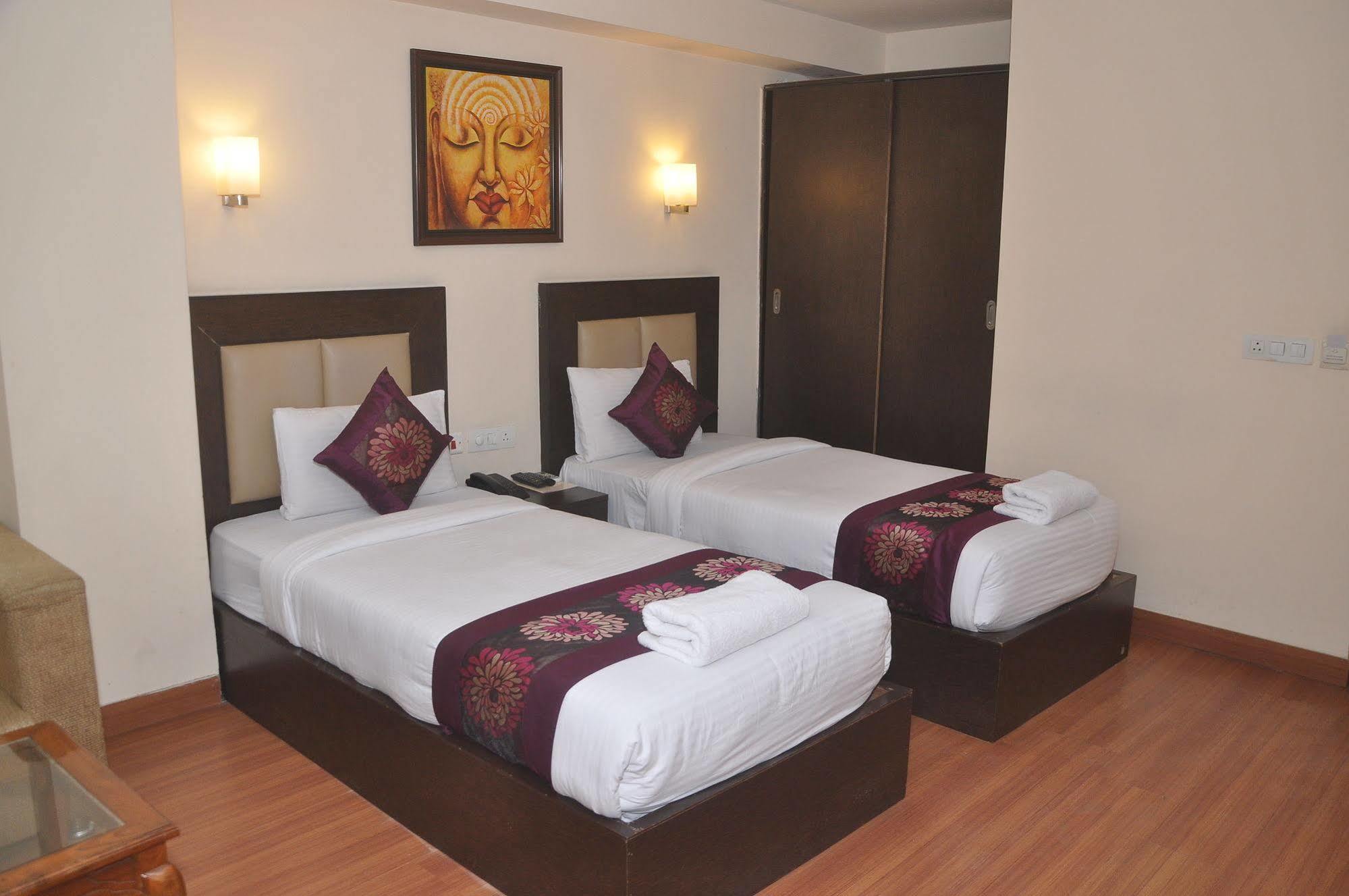 Fairmint Global Hotel New Delhi Exterior photo