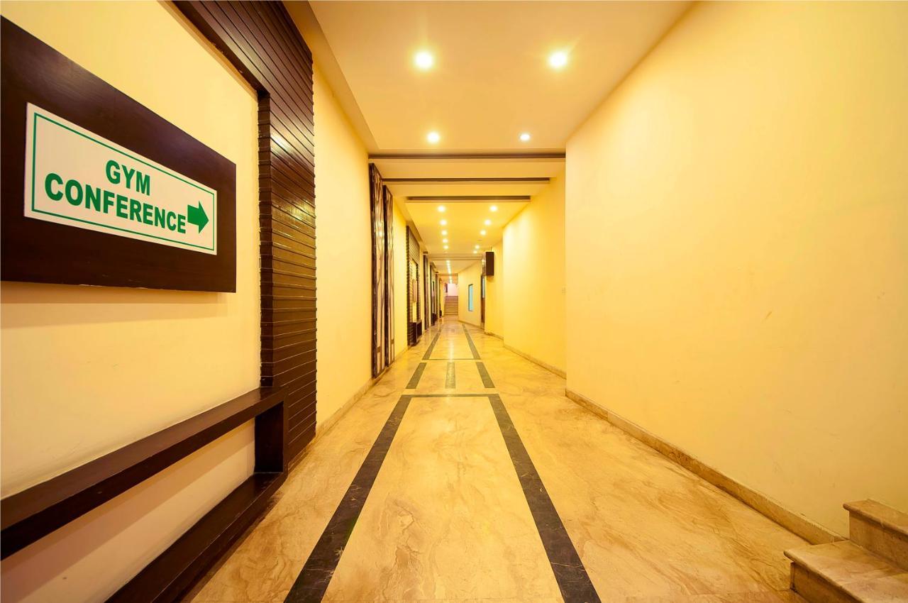 Fairmint Global Hotel New Delhi Exterior photo
